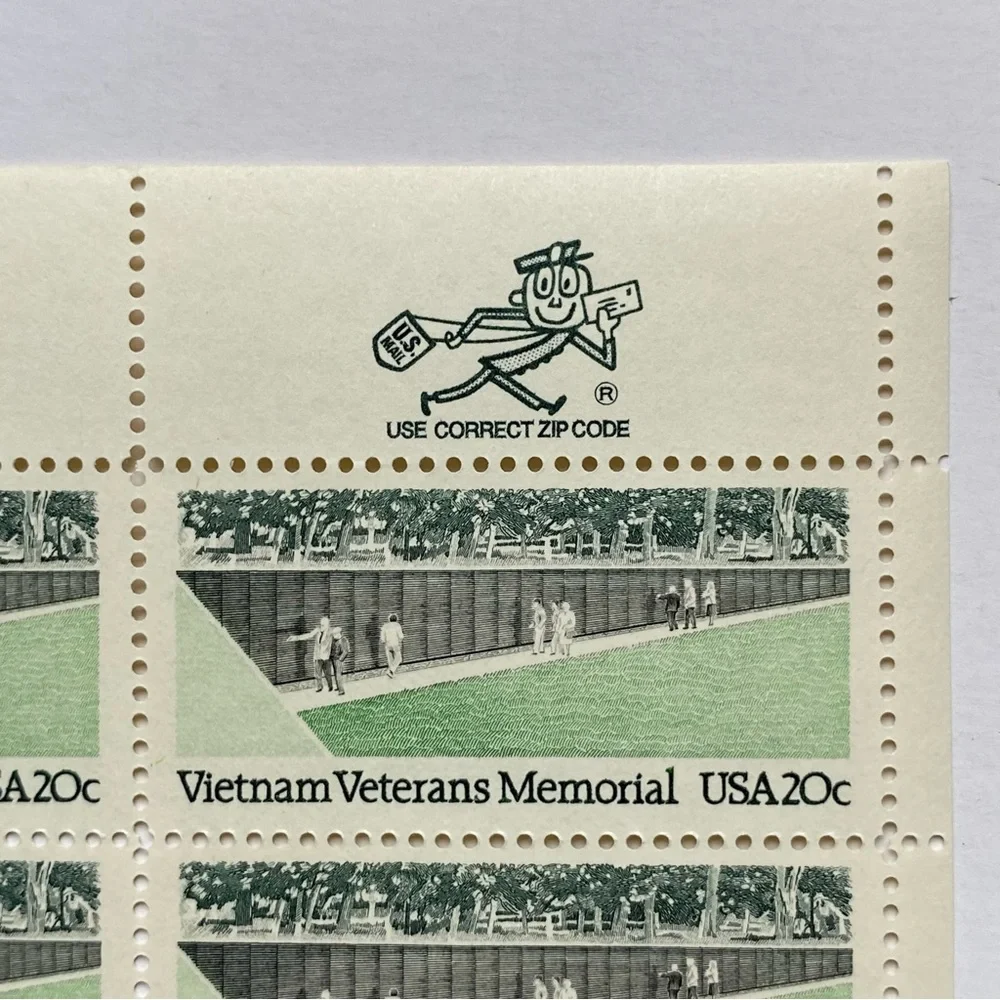 Vietnam Veterans Memorial Stamps Sheet of 40 20 Cents Scott # 2109 War Unhinged